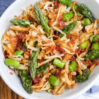 Hashbrowns with bacon and asparagus