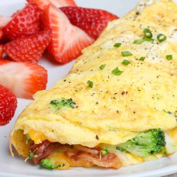 Cheesy Omelet with Broccoli
