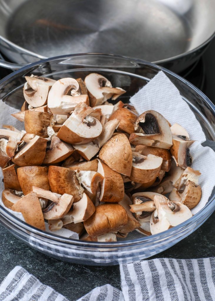 Fresh mushrooms in bowl