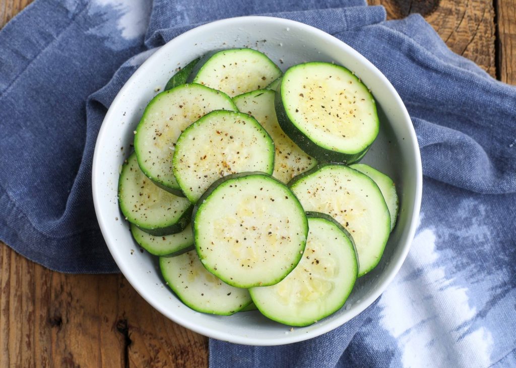 Cooked zucchini in bowl