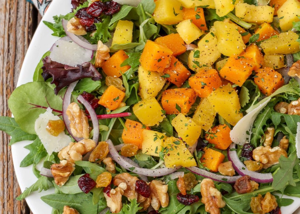 winter salad with roasted acorn squash