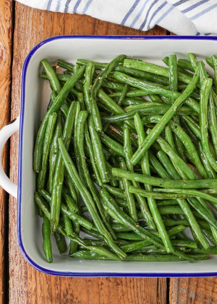 roasted green beans in baking dish