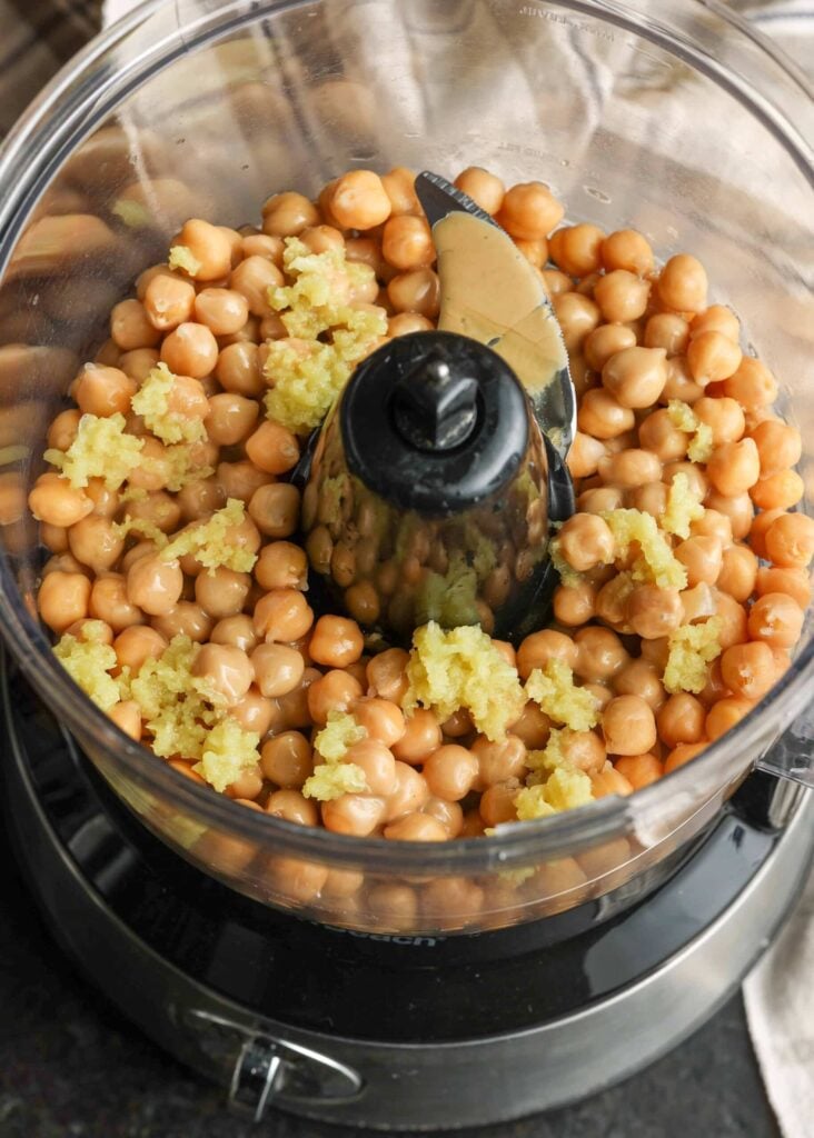 hummus ingredients in food processor